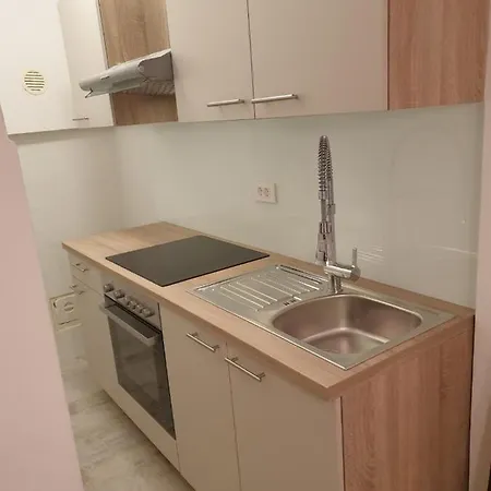 P-e Apartman